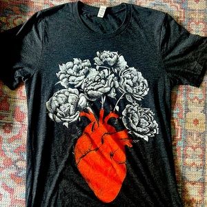 Bell Canvas XS dark gray short sleeve t-shirt. Women’s fitted (not unisex)